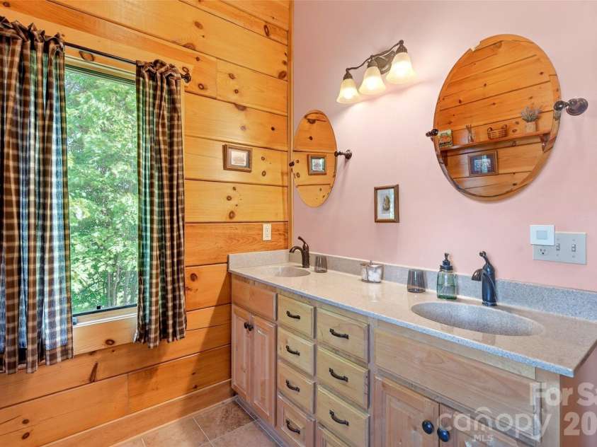 217 Summit Drive, Nebo, NC 28761.  MLS# CAR4376943, YatesRealty ID 17427. 