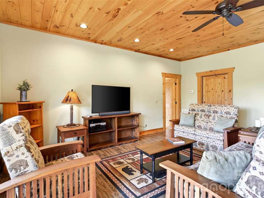 217 Summit Drive, Nebo, NC 28761.  MLS# CAR4376943, YatesRealty ID 17427. 