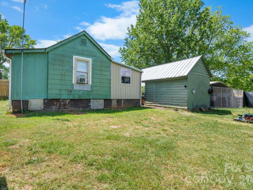 3706 2nd Avenue, Hickory, NC 28601.  MLS# CAR4374944, YatesRealty ID 17428. Back of home