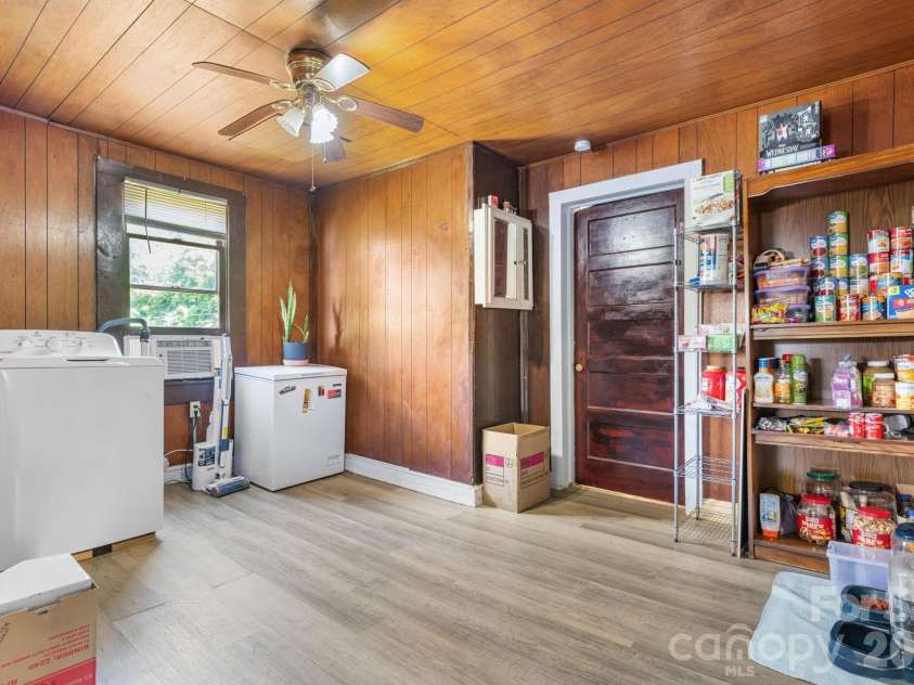 3706 2nd Avenue, Hickory, NC 28601.  MLS# CAR4374944, YatesRealty ID 17428. Dining Room