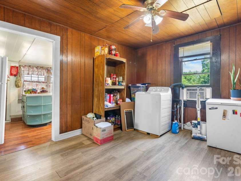 3706 2nd Avenue, Hickory, NC 28601.  MLS# CAR4374944, YatesRealty ID 17428. Dining room