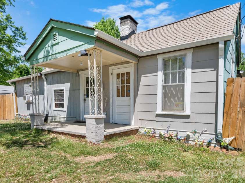 3706 2nd Avenue, Hickory, NC 28601.  MLS# CAR4374944, YatesRealty ID 17428. Front of home from right