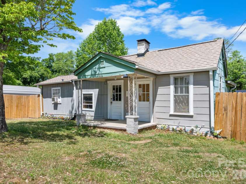3706 2nd Avenue, Hickory, NC 28601.  MLS# CAR4374944, YatesRealty ID 17428. Front of home from right side