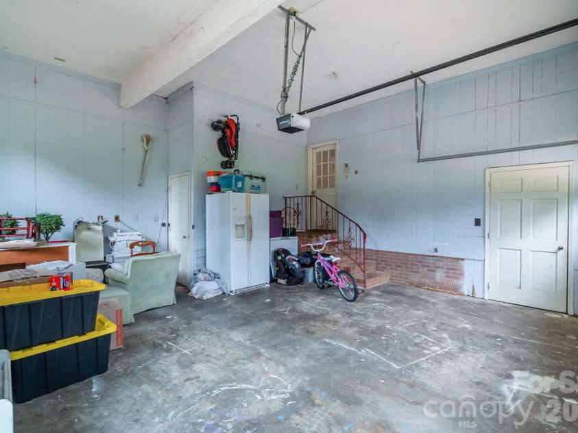 2008 Greenbrook Parkway, Weddington, NC 28104.  MLS# CAR4376393, YatesRealty ID 17429. Garage