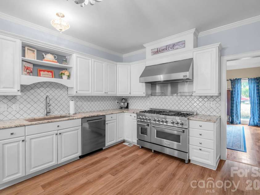 2008 Greenbrook Parkway, Weddington, NC 28104.  MLS# CAR4376393, YatesRealty ID 17429. Kitchen
