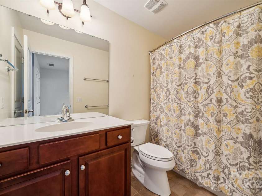 5046 Cressingham Drive, Fort Mill, SC 29707.  MLS# CAR4263729, YatesRealty ID 17429. Attached bath at jr ensuite
