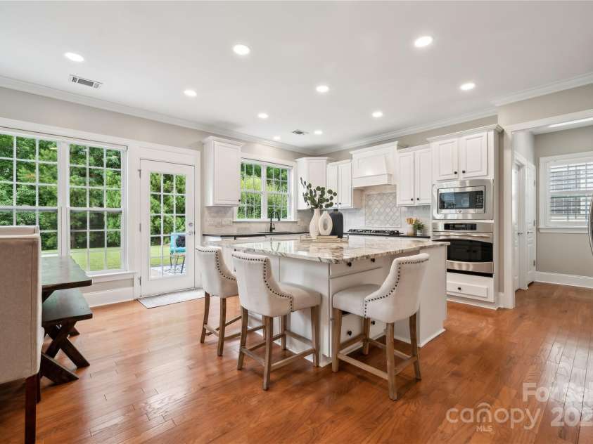 5046 Cressingham Drive, Fort Mill, SC 29707.  MLS# CAR4263729, YatesRealty ID 17429. Expansive island