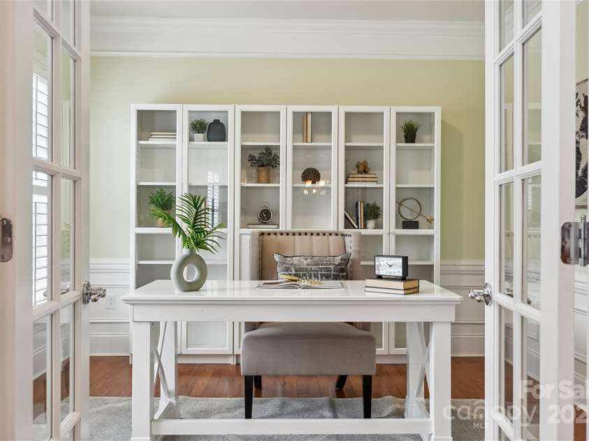 5046 Cressingham Drive, Fort Mill, SC 29707.  MLS# CAR4263729, YatesRealty ID 17429. Nice shelving