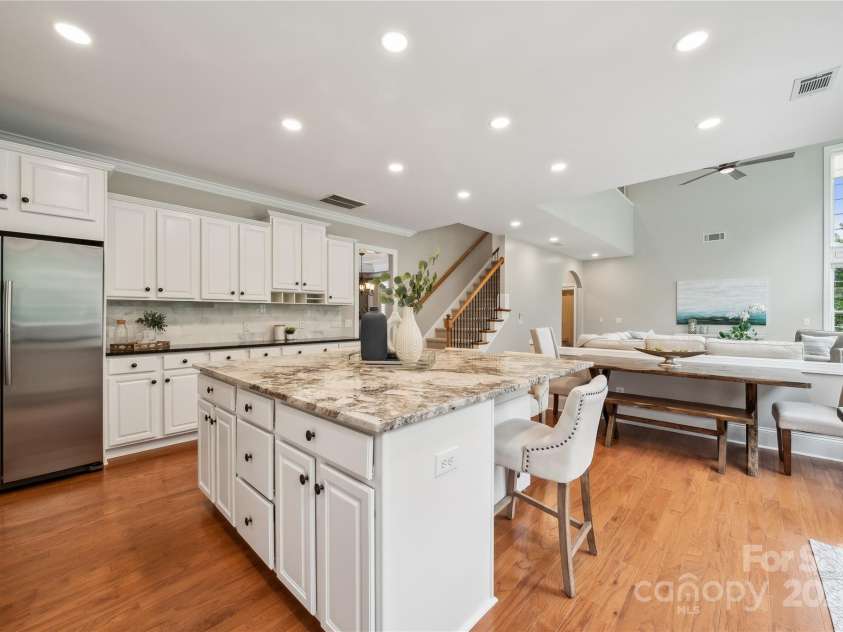 5046 Cressingham Drive, Fort Mill, SC 29707.  MLS# CAR4263729, YatesRealty ID 17429. Room for kitchen table and lots of guests