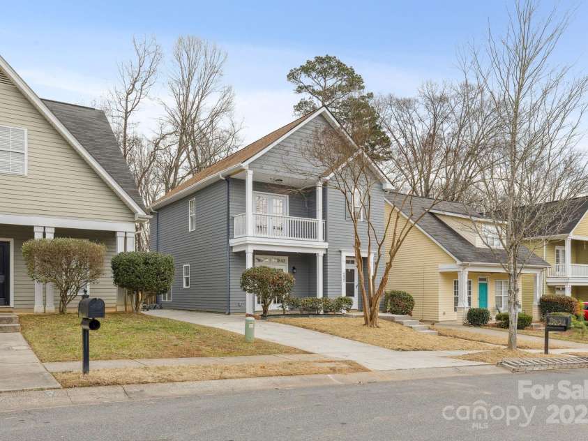 4827 Eaves Lane, Charlotte, NC 28215.  MLS# CAR4210664, YatesRealty ID 1743. 