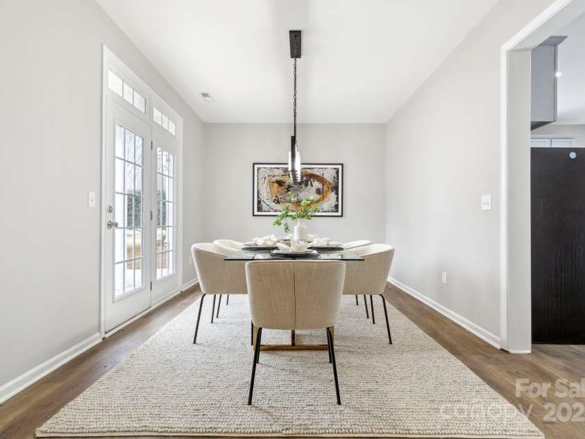 4827 Eaves Lane, Charlotte, NC 28215.  MLS# CAR4210664, YatesRealty ID 1743. 