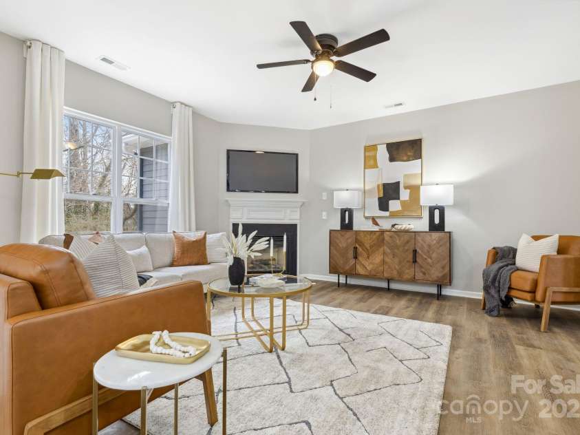 4827 Eaves Lane, Charlotte, NC 28215.  MLS# CAR4210664, YatesRealty ID 1743. 