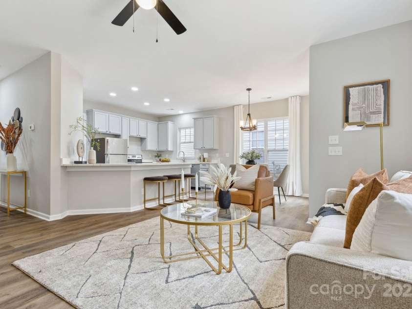 4827 Eaves Lane, Charlotte, NC 28215.  MLS# CAR4210664, YatesRealty ID 1743. 