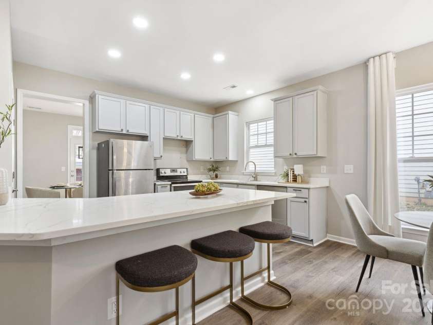 4827 Eaves Lane, Charlotte, NC 28215.  MLS# CAR4210664, YatesRealty ID 1743. 