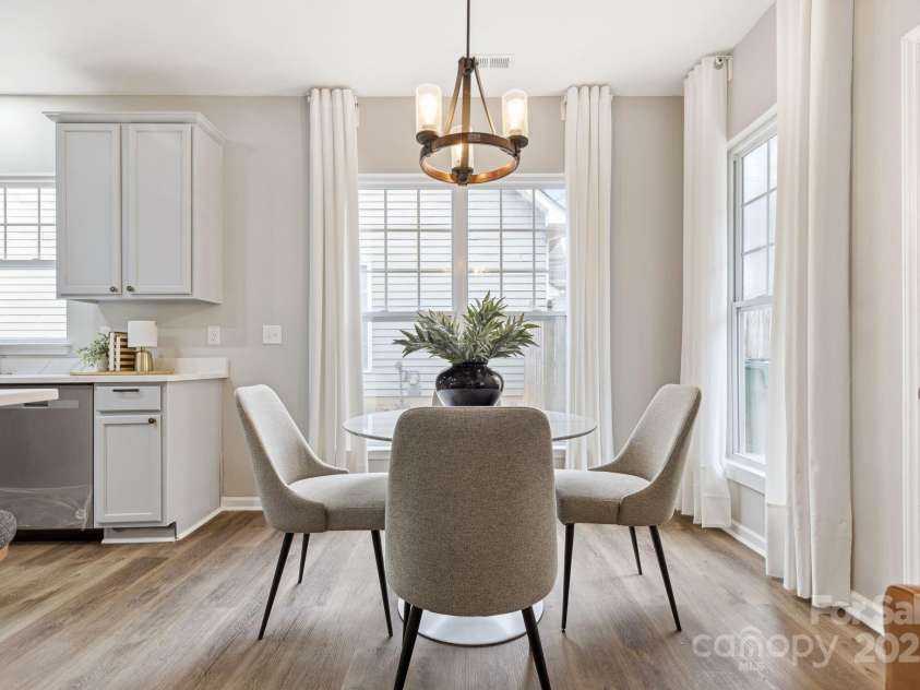 4827 Eaves Lane, Charlotte, NC 28215.  MLS# CAR4210664, YatesRealty ID 1743. 