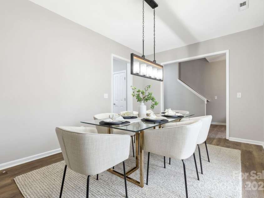 4827 Eaves Lane, Charlotte, NC 28215.  MLS# CAR4210664, YatesRealty ID 1743. 