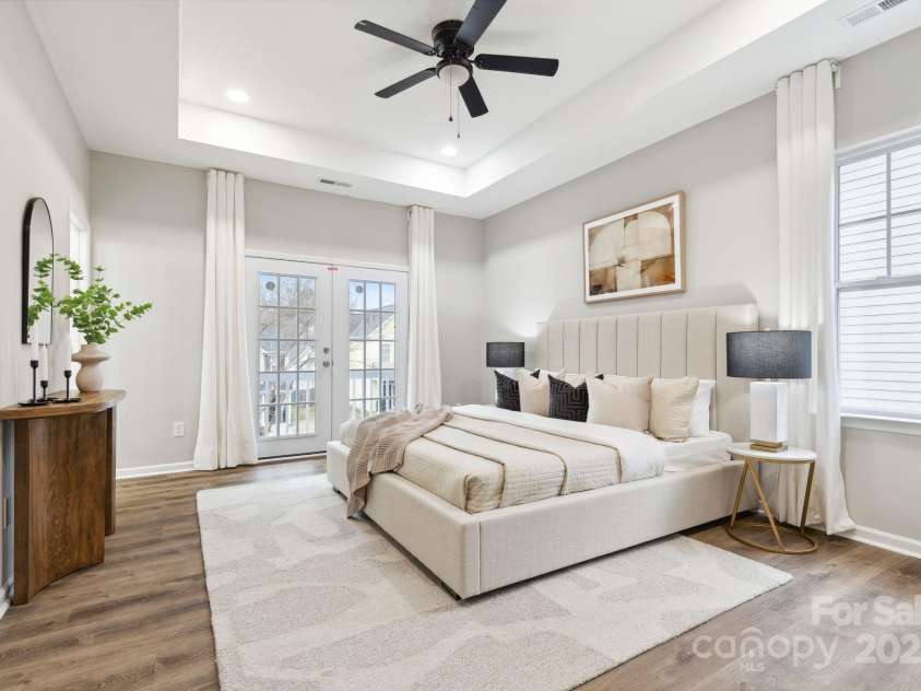 4827 Eaves Lane, Charlotte, NC 28215.  MLS# CAR4210664, YatesRealty ID 1743. 