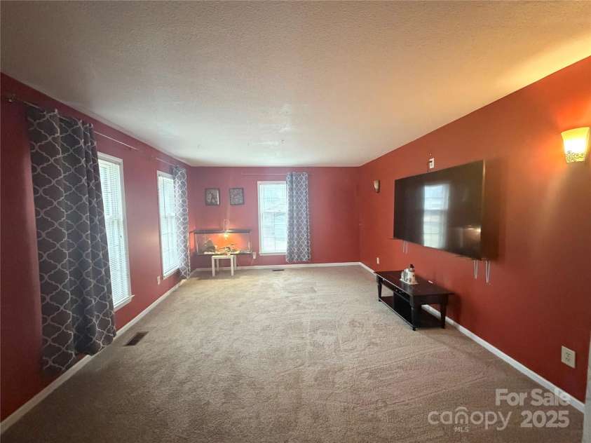709 Woodside Drive, Kings Mountain, NC 28086.  MLS# CAR4329976, YatesRealty ID 1743. Living Room