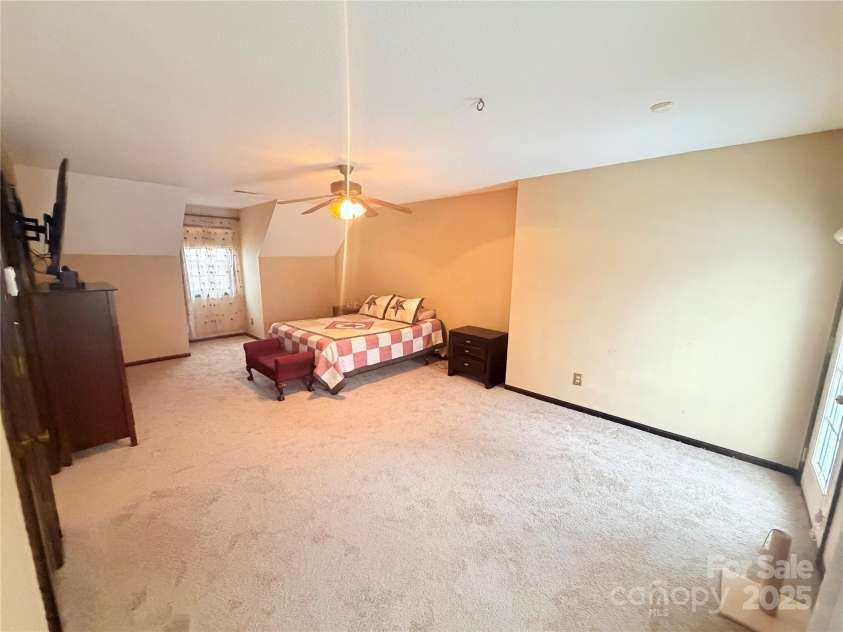709 Woodside Drive, Kings Mountain, NC 28086.  MLS# CAR4329976, YatesRealty ID 1743. Primary Bedroom Upstairs