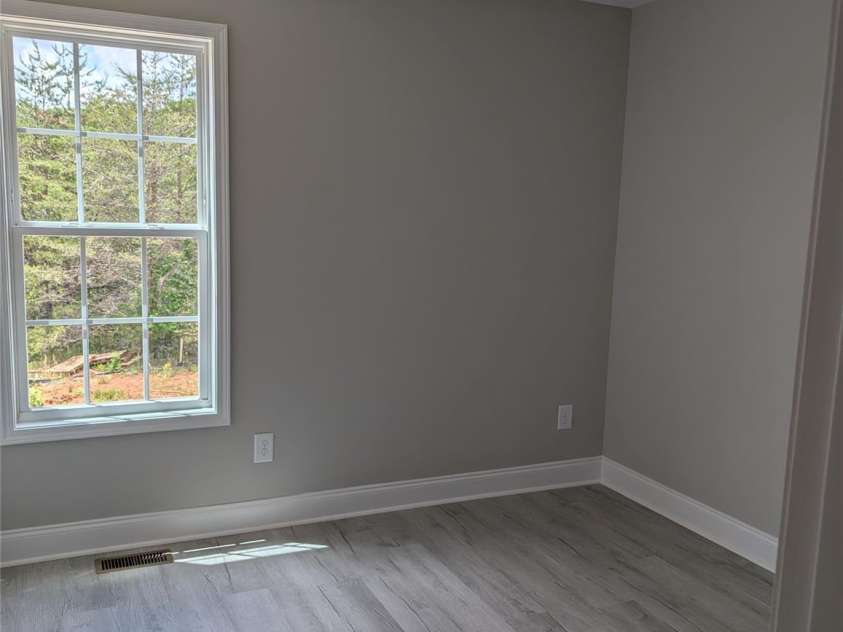 4184 Saltwood Drive, Hickory, NC 28602.  MLS# CAR4376897, YatesRealty ID 17430. 2nd Bedroom