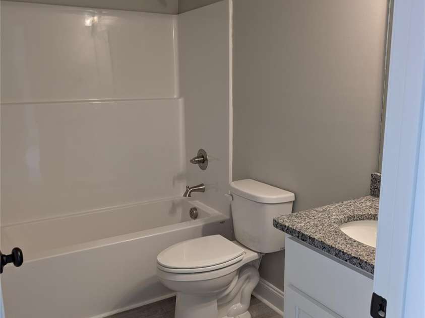 4184 Saltwood Drive, Hickory, NC 28602.  MLS# CAR4376897, YatesRealty ID 17430. Hall Bathroom