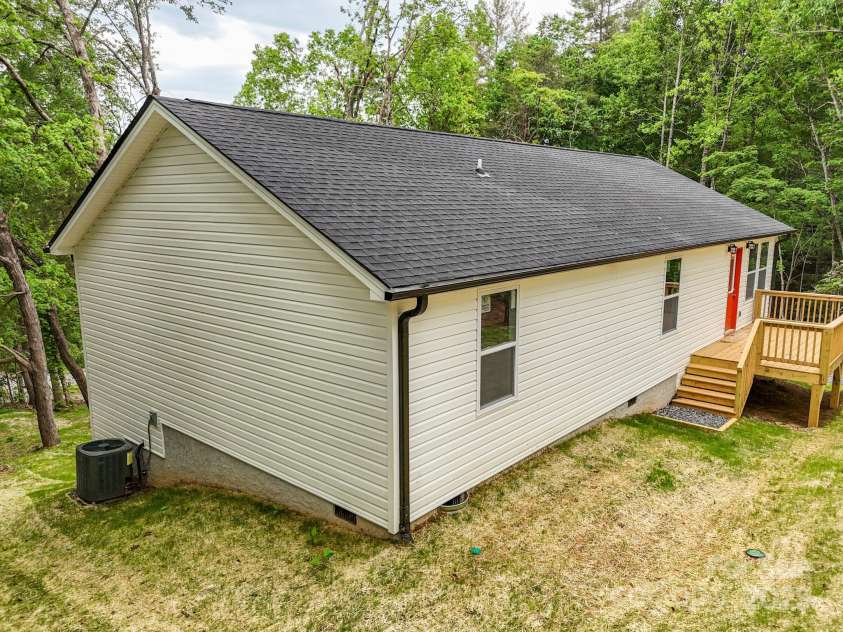 2506 Turnpike Road, Horse Shoe, NC 28742.  MLS# CAR4235277, YatesRealty ID 17431. 