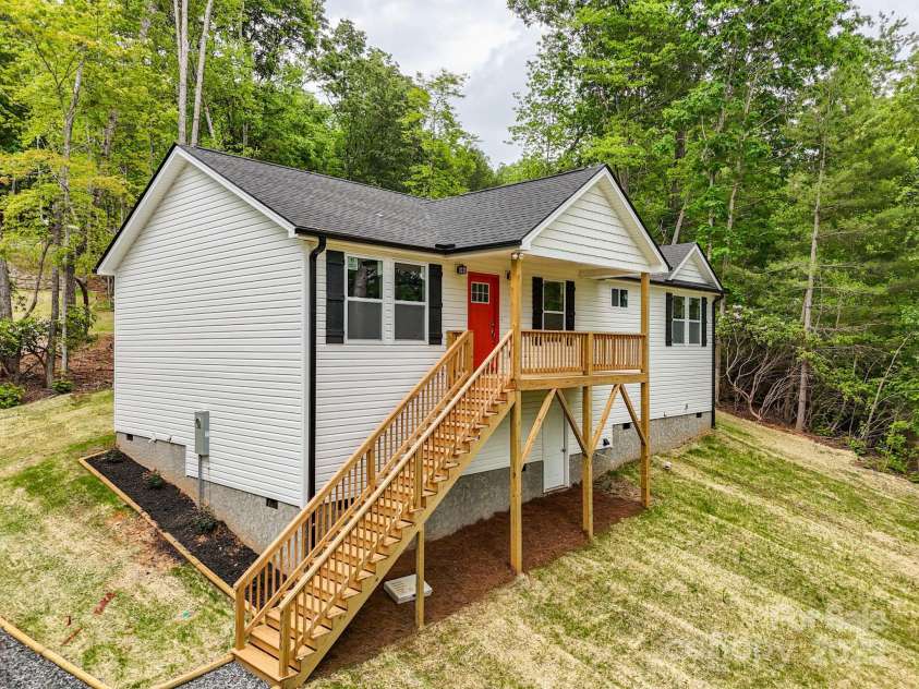 2506 Turnpike Road, Horse Shoe, NC 28742.  MLS# CAR4235277, YatesRealty ID 17431. 