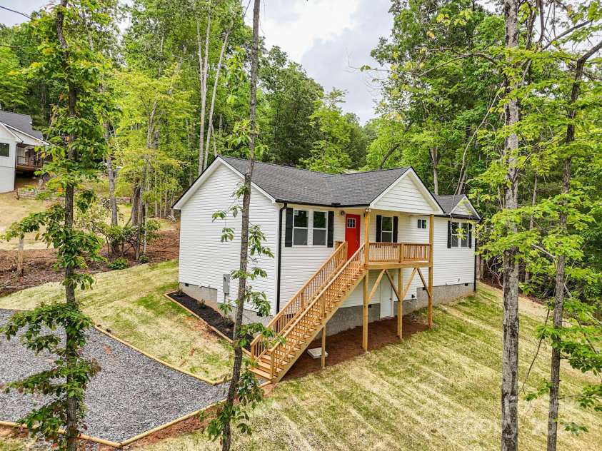 2506 Turnpike Road, Horse Shoe, NC 28742.  MLS# CAR4235277, YatesRealty ID 17431. 