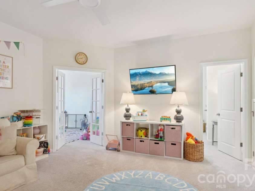 3019 Sterling Drive, Waxhaw, NC 28173.  MLS# CAR4376605, YatesRealty ID 17432. 