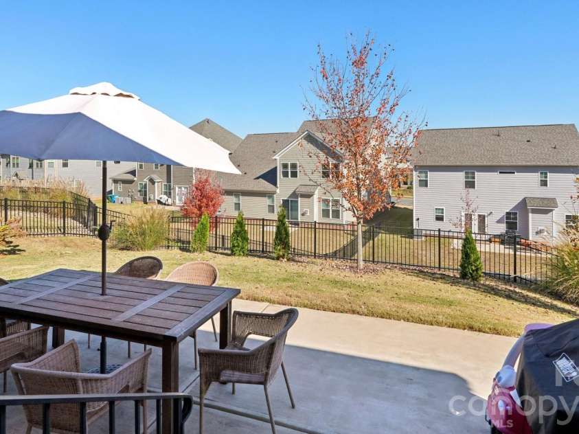 3019 Sterling Drive, Waxhaw, NC 28173.  MLS# CAR4376605, YatesRealty ID 17432. 