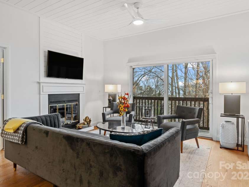 418 Windswept Drive, Asheville, NC 28801.  MLS# CAR4225274, YatesRealty ID 17433. Beautiful Shiplap Ceiling