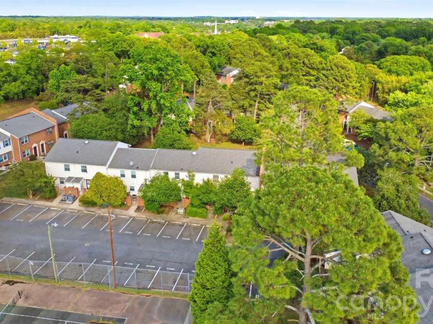 8846 Hunter Ridge Drive, Charlotte, NC 28226.  MLS# CAR4376839, YatesRealty ID 17433. Aerial view