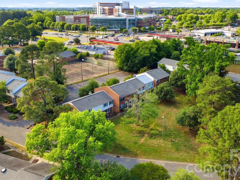 8846 Hunter Ridge Drive, Charlotte, NC 28226.  MLS# CAR4376839, YatesRealty ID 17433. Aerial view