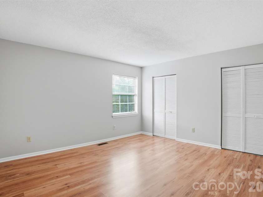 8846 Hunter Ridge Drive, Charlotte, NC 28226.  MLS# CAR4376839, YatesRealty ID 17433. Bedroom - upper level 