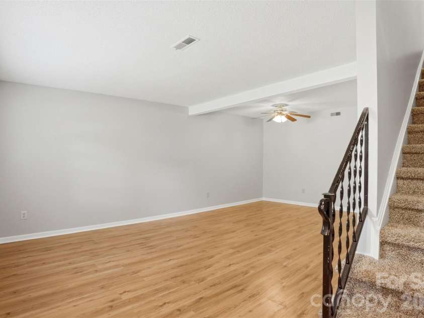 8846 Hunter Ridge Drive, Charlotte, NC 28226.  MLS# CAR4376839, YatesRealty ID 17433. Living Room - main level