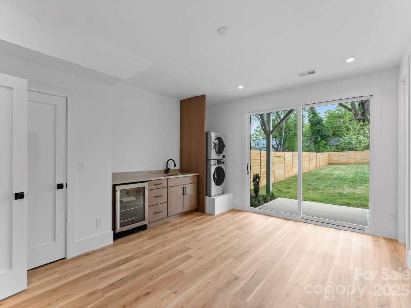 215 Keswick Avenue, Charlotte, NC 28206.  MLS# CAR4243447, YatesRealty ID 17434. 