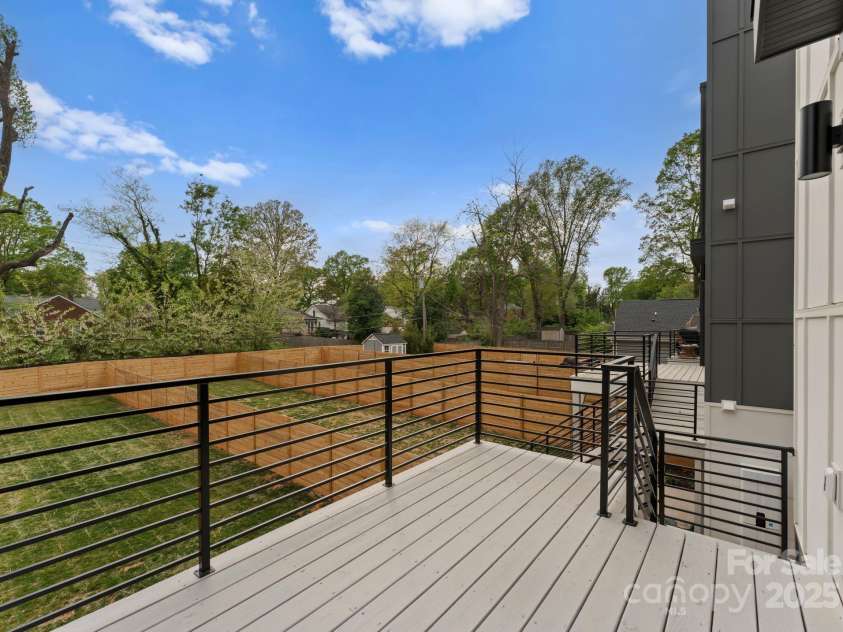 215 Keswick Avenue, Charlotte, NC 28206.  MLS# CAR4243447, YatesRealty ID 17434. 