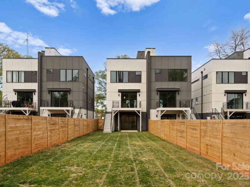 215 Keswick Avenue, Charlotte, NC 28206.  MLS# CAR4243447, YatesRealty ID 17434. 