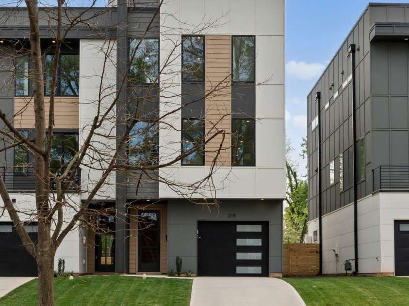215 Keswick Avenue, Charlotte, NC 28206.  MLS# CAR4243447, YatesRealty ID 17434. 