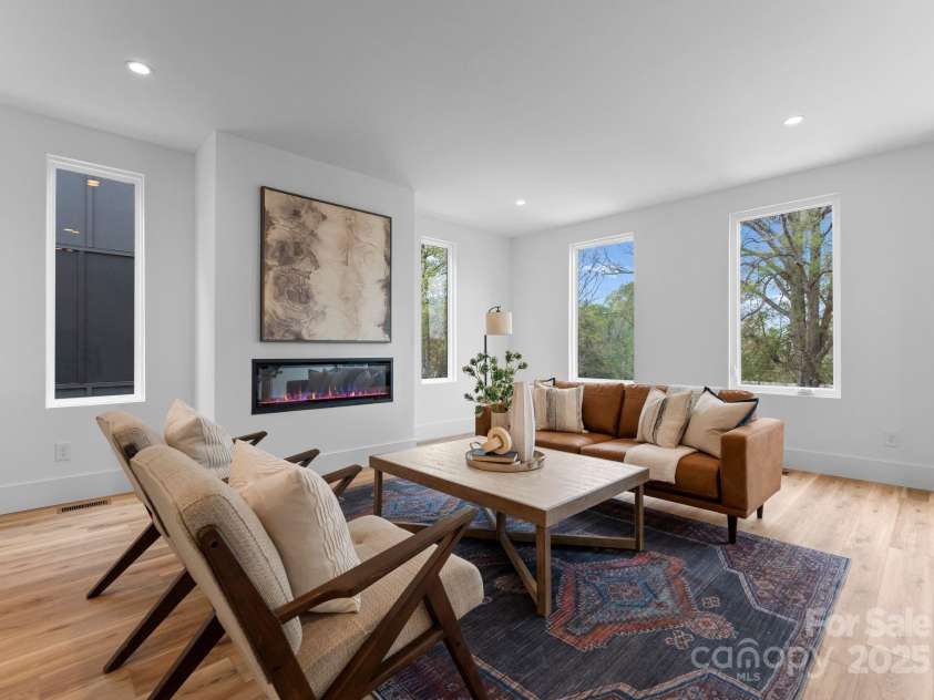 215 Keswick Avenue, Charlotte, NC 28206.  MLS# CAR4243447, YatesRealty ID 17434. 