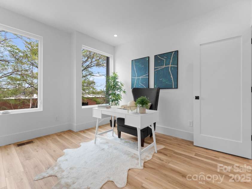 215 Keswick Avenue, Charlotte, NC 28206.  MLS# CAR4243447, YatesRealty ID 17434. 