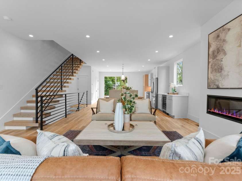 215 Keswick Avenue, Charlotte, NC 28206.  MLS# CAR4243447, YatesRealty ID 17434. 