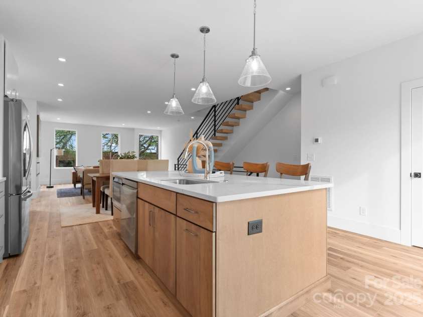 215 Keswick Avenue, Charlotte, NC 28206.  MLS# CAR4243447, YatesRealty ID 17434. 