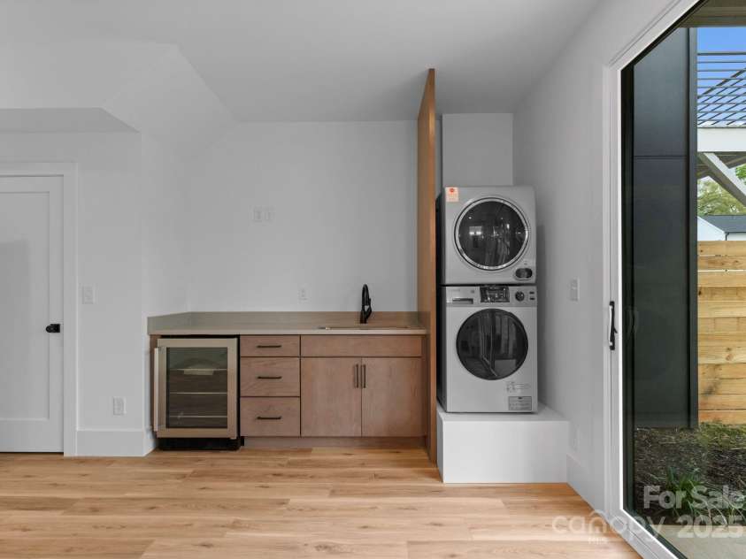 215 Keswick Avenue, Charlotte, NC 28206.  MLS# CAR4243447, YatesRealty ID 17434. 