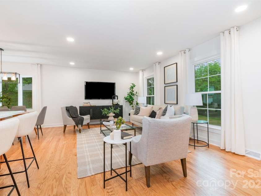 437 Chadmore Drive, Charlotte, NC 28270.  MLS# CAR4256510, YatesRealty ID 17435. 