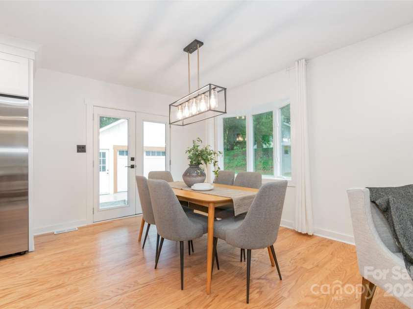 437 Chadmore Drive, Charlotte, NC 28270.  MLS# CAR4256510, YatesRealty ID 17435. 