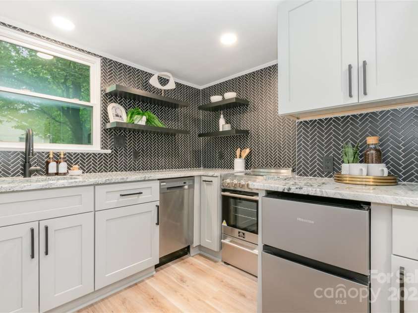 437 Chadmore Drive, Charlotte, NC 28270.  MLS# CAR4256510, YatesRealty ID 17435. 