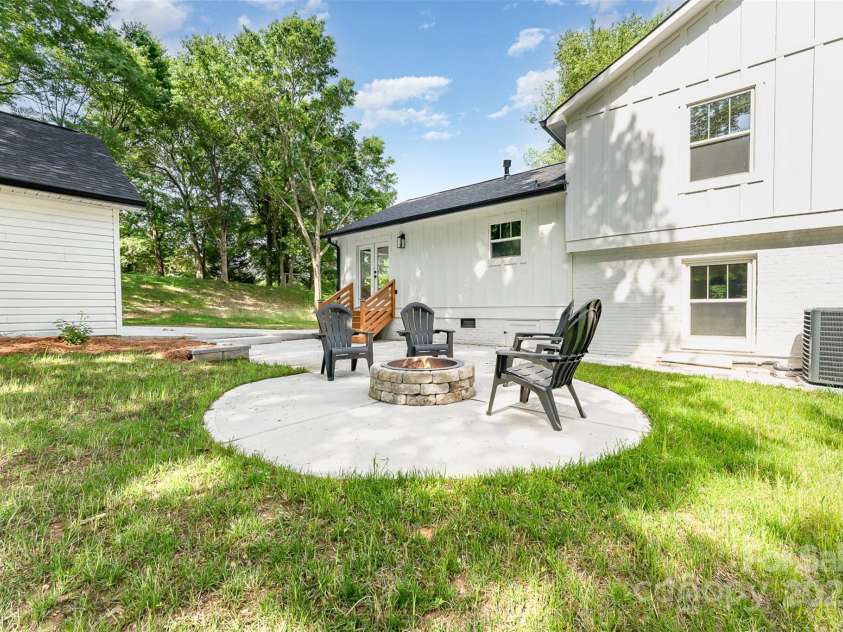 437 Chadmore Drive, Charlotte, NC 28270.  MLS# CAR4256510, YatesRealty ID 17435. 