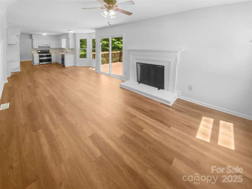 7737 Batavia Lane, Charlotte, NC 28213.  MLS# CAR4264763, YatesRealty ID 17436. 