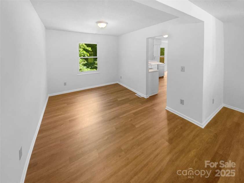7737 Batavia Lane, Charlotte, NC 28213.  MLS# CAR4264763, YatesRealty ID 17436. 